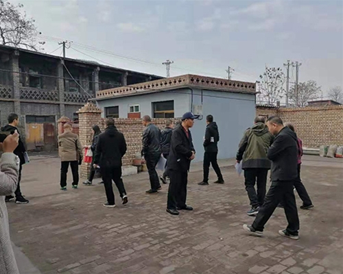 縣委、鎮(zhèn)府領(lǐng)導驗收煤改電工程