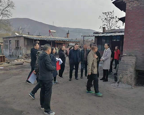縣委、鎮(zhèn)府領(lǐng)導(dǎo)驗收工程